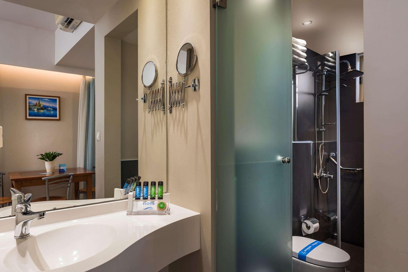 Elotis-Suites-Room-45