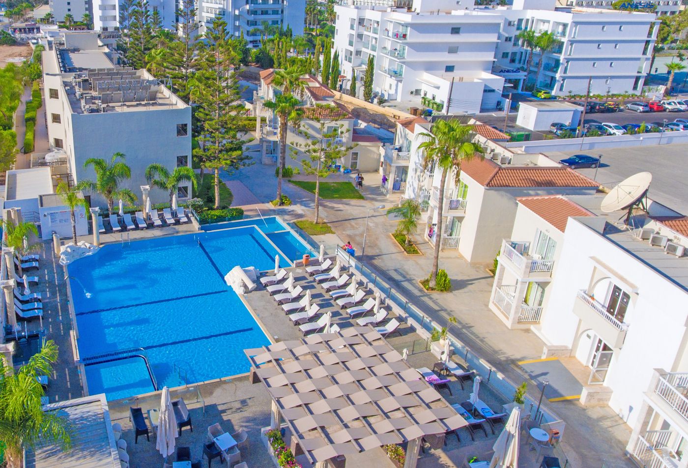 New Famagusta Hotel & Suites