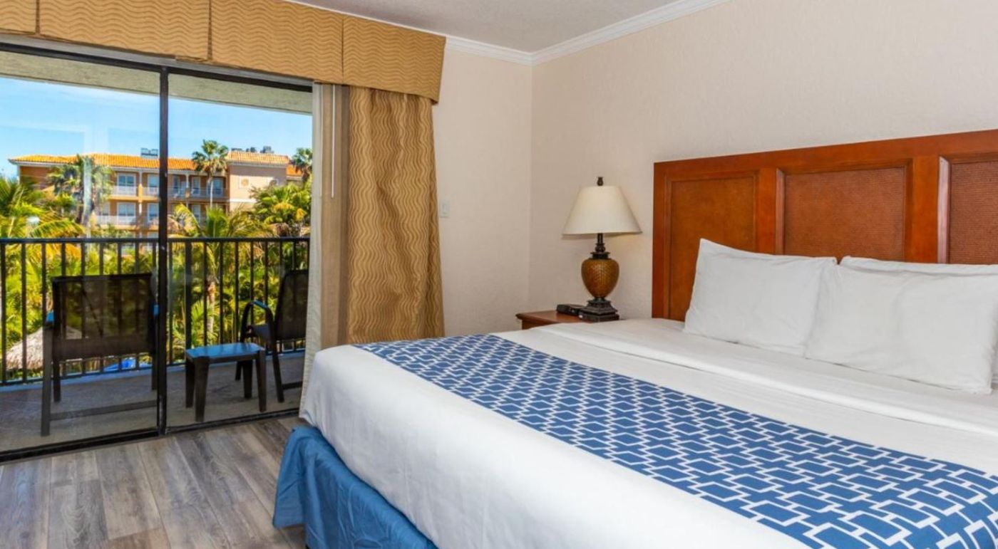 Coconut Cove All-Suites Hotel