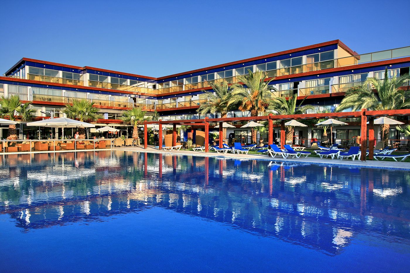 Ocean-Blue-Hotel-Pool-2