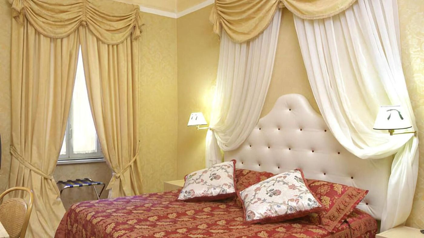 Hotel-Andreotti-Room-2