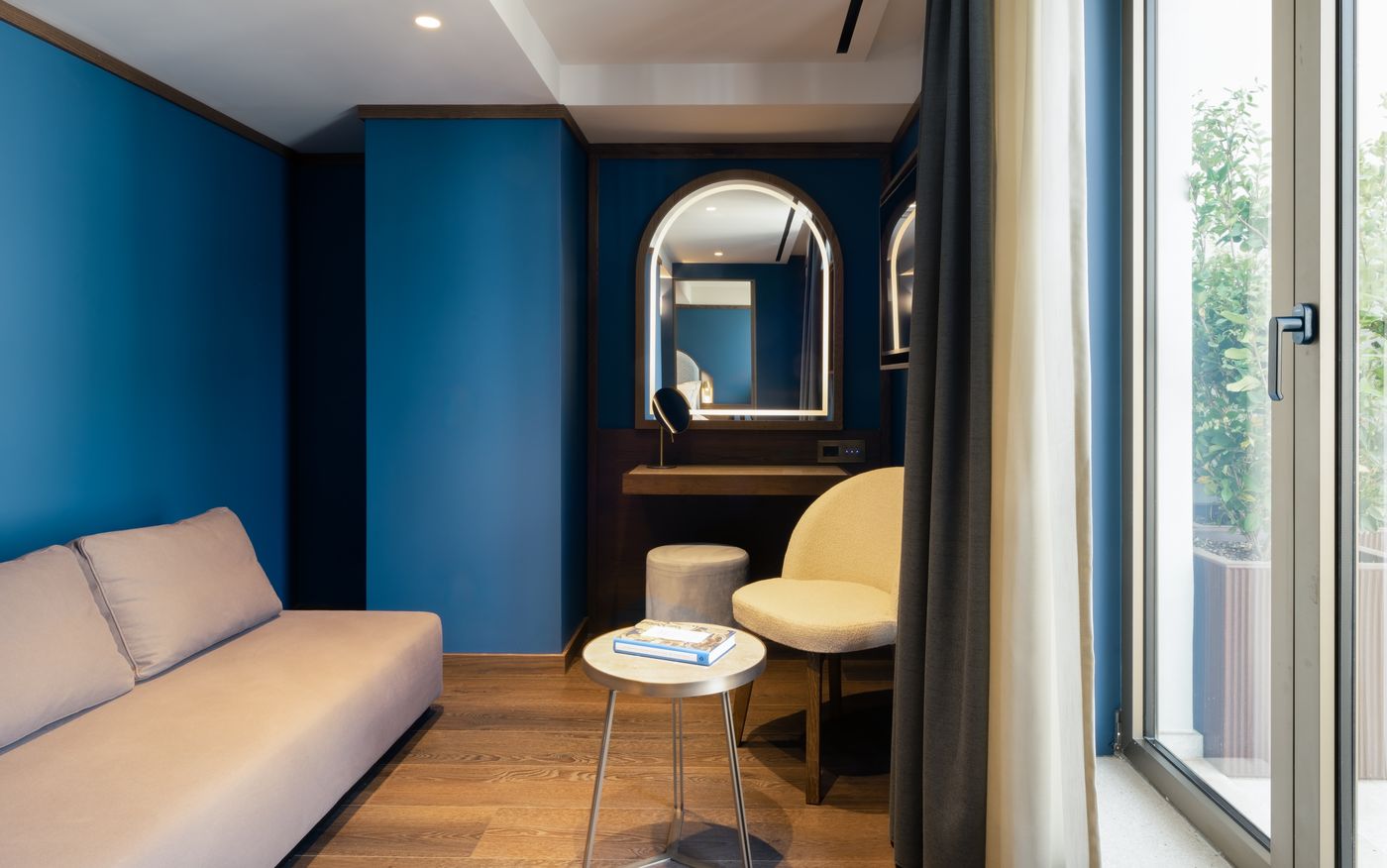 Mitsis N'u Piraeus Port