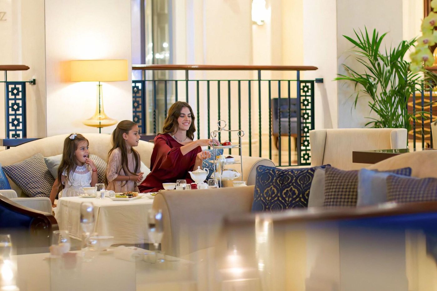 The-Ritz-Carlton--Dubai-Restaurant-60