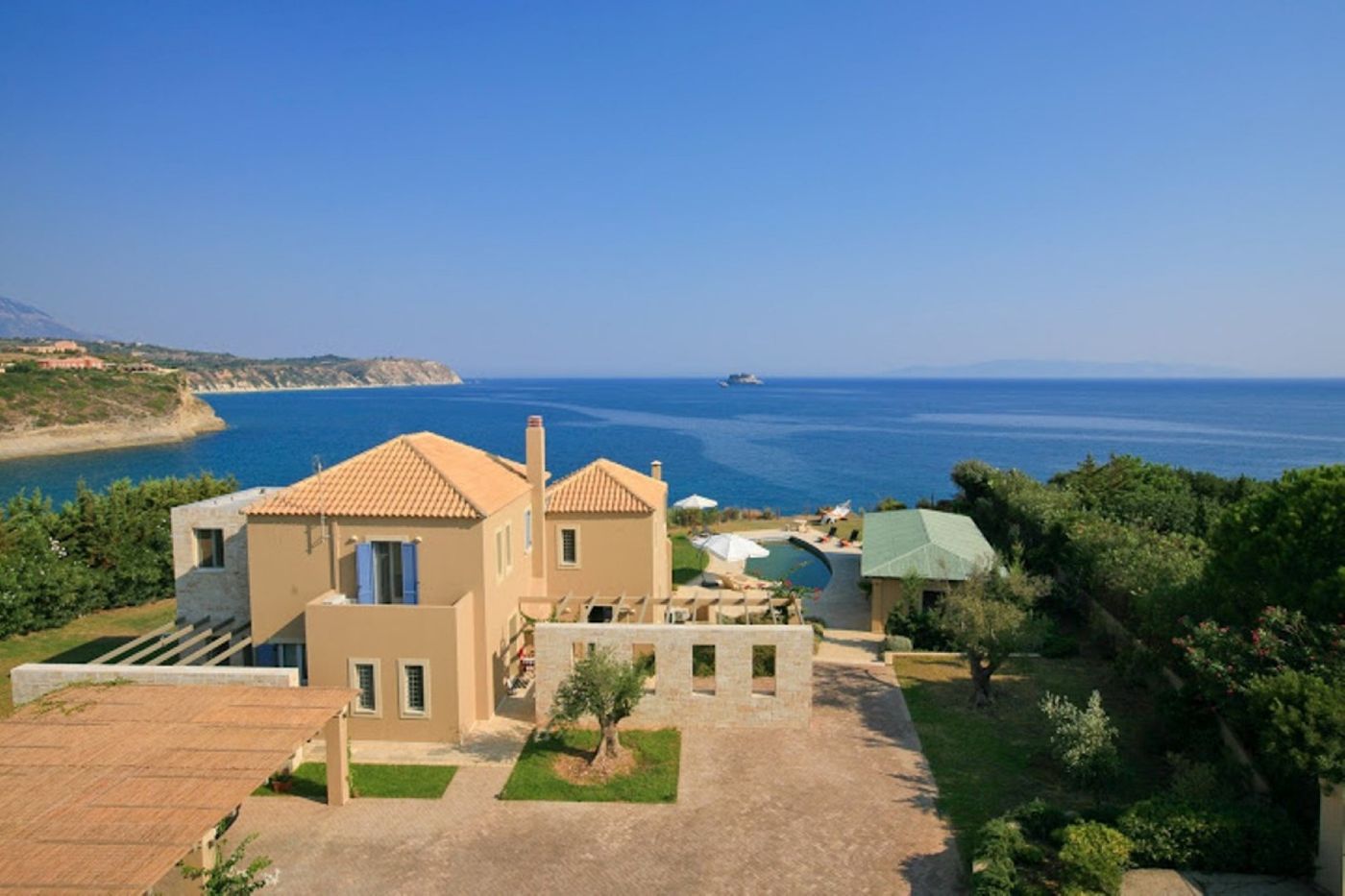 Monambeles-Villas-Room-68