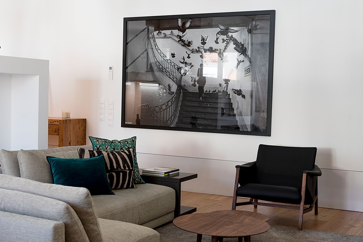 Flora-Chiado-Apartments-Room-12