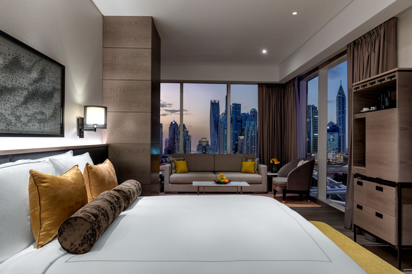 Taj-Jumeirah-Lakes-Towers-Dubai-Room-4