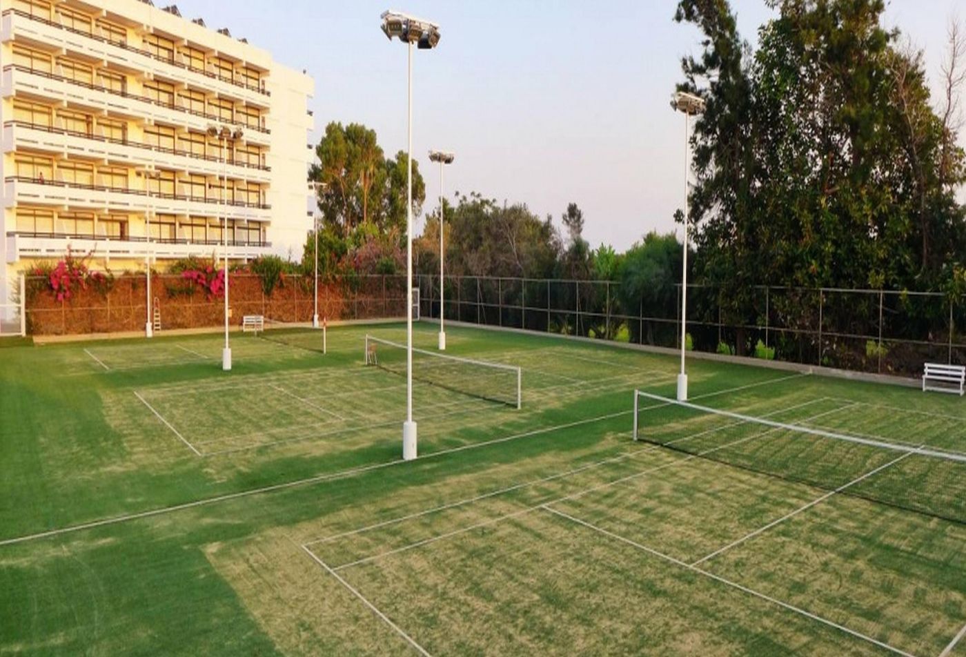 Grecian-Bay-Hotel-Sports-and-Entertainment-66