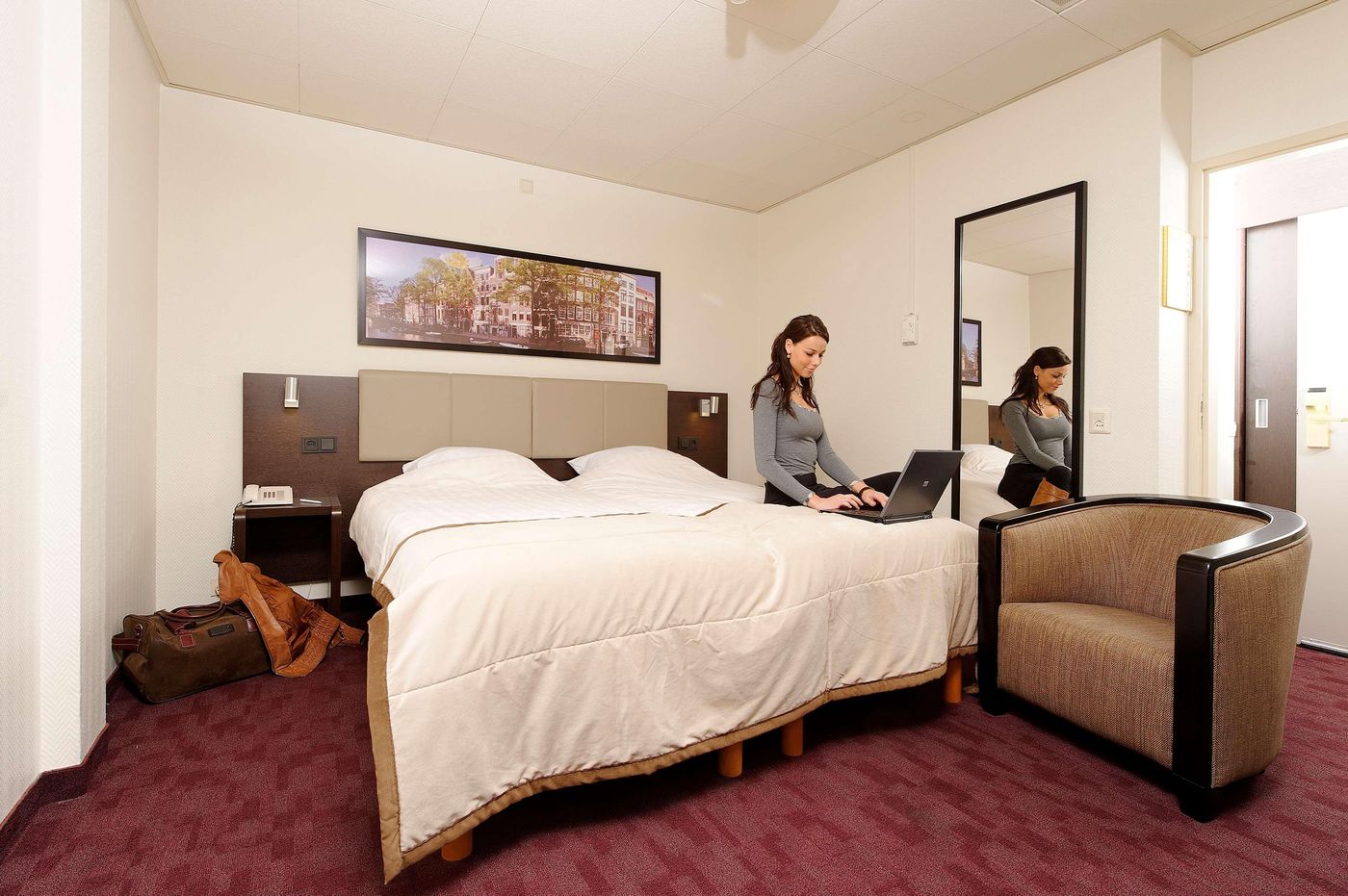 Best-Western-Dam-Square-Inn-Room-20