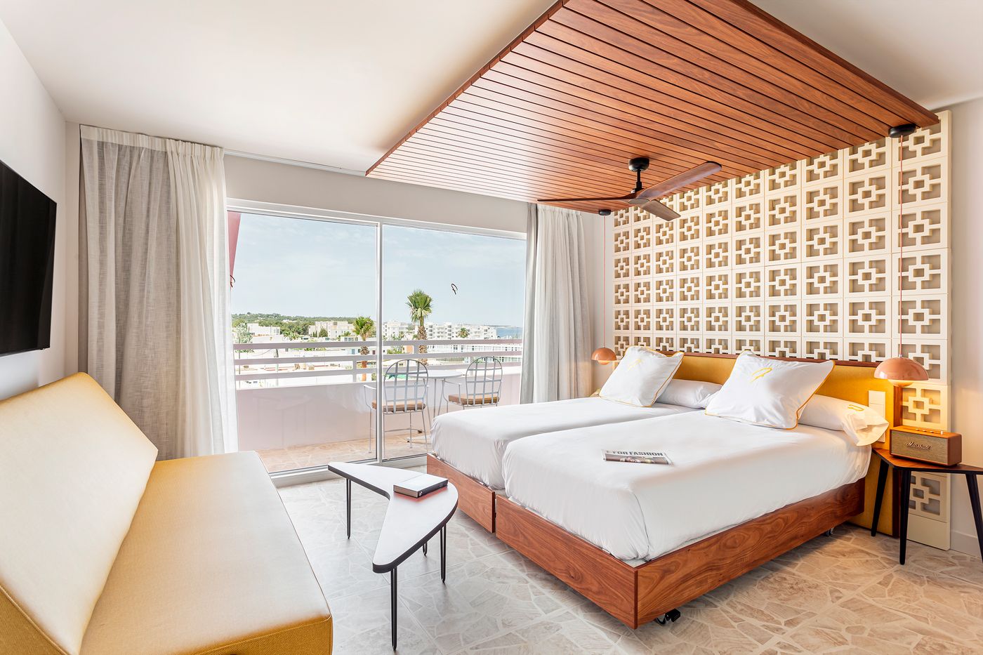 Estudios-Tropicana-Room-33