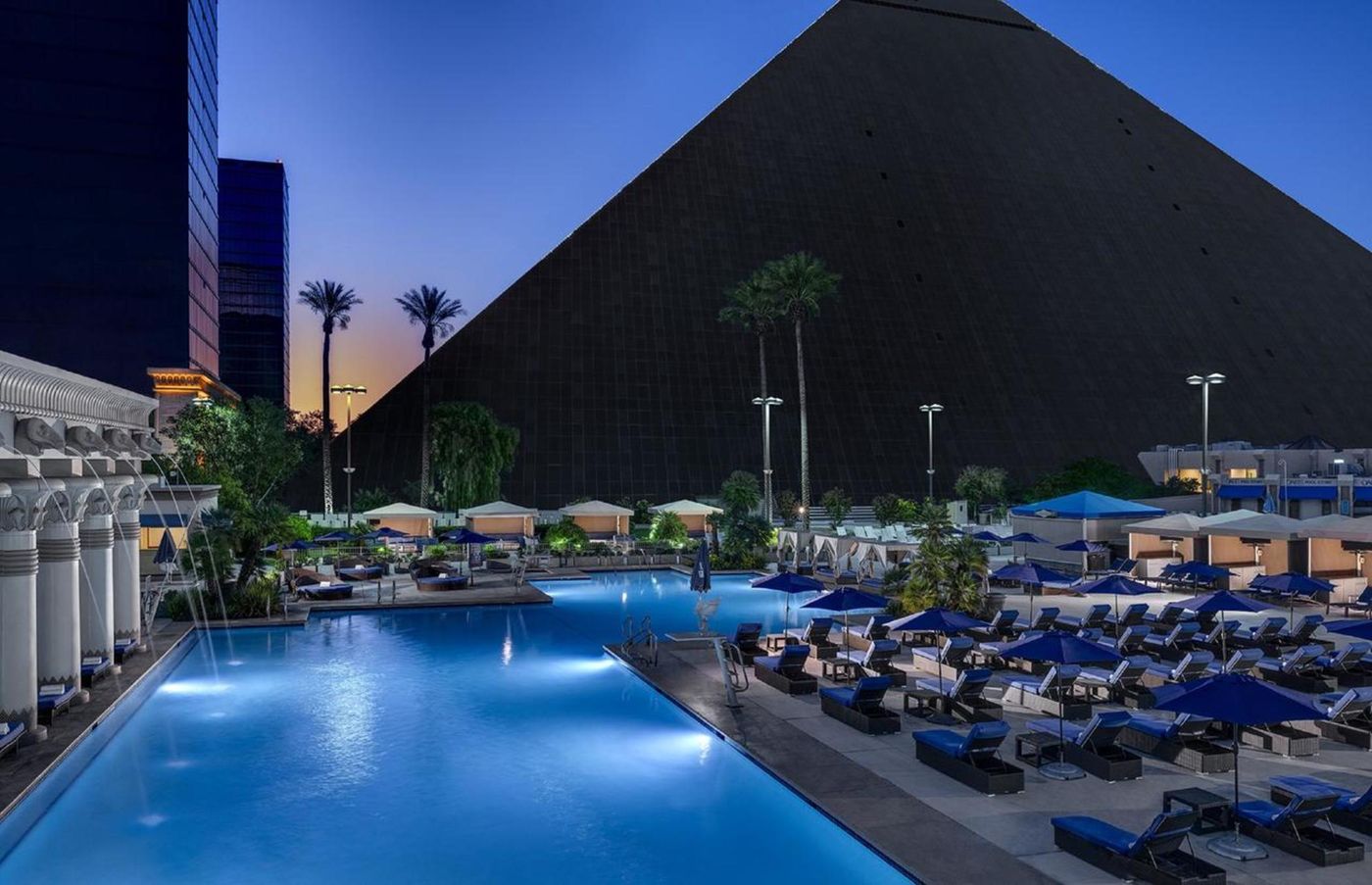 Luxor-Hotel-and-Casino-Pool-3