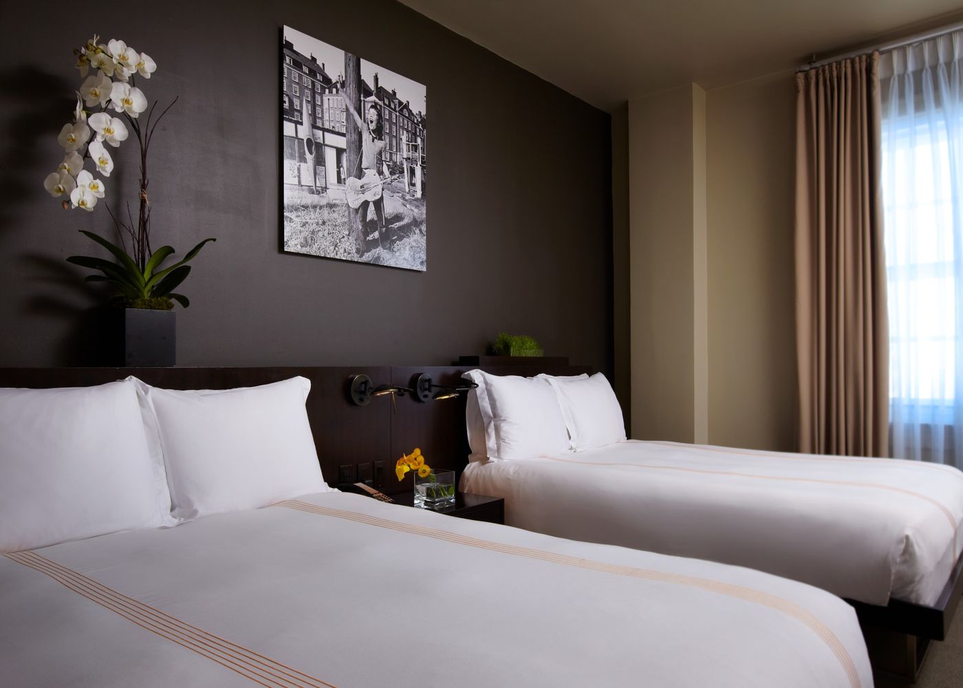 Hollywood-Roosevelt-Room-54