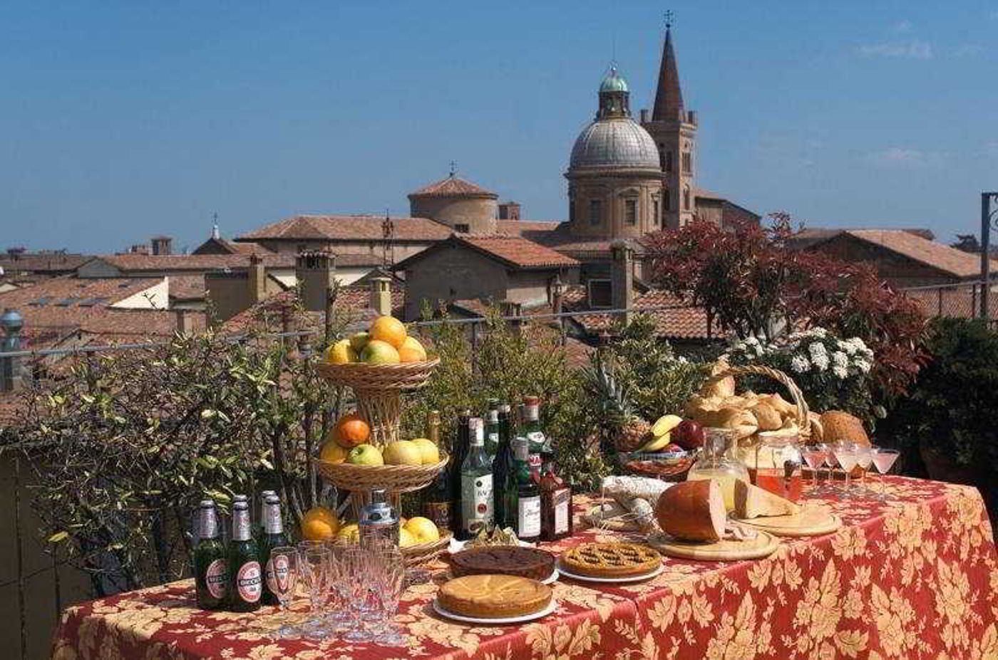 Touring Bologna - Italy - Bologna - General view - 9