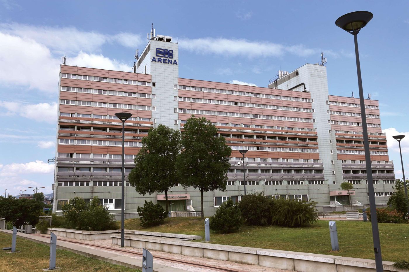 Danubius-Hotel-Arena-General-view-3
