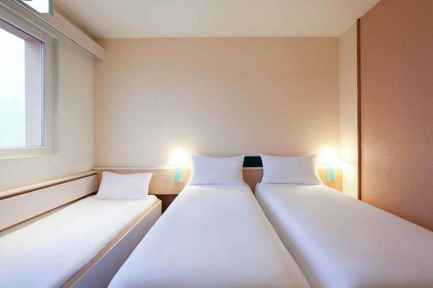 ibis Tarbes Odos-France-TARBES-General view-8