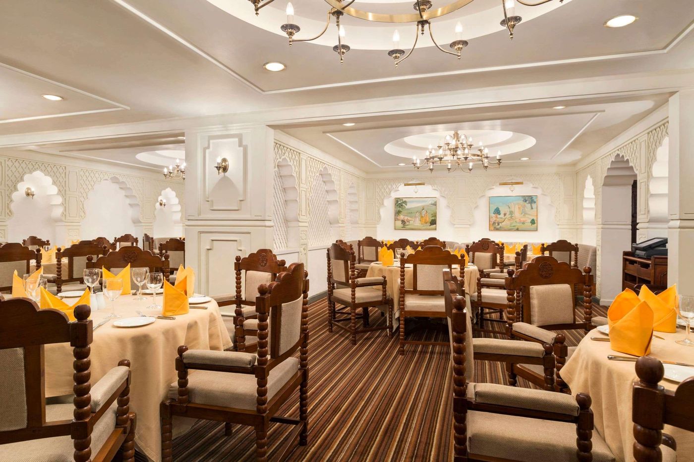 Ramada-By-Wyndham-Colombo-Restaurant-10