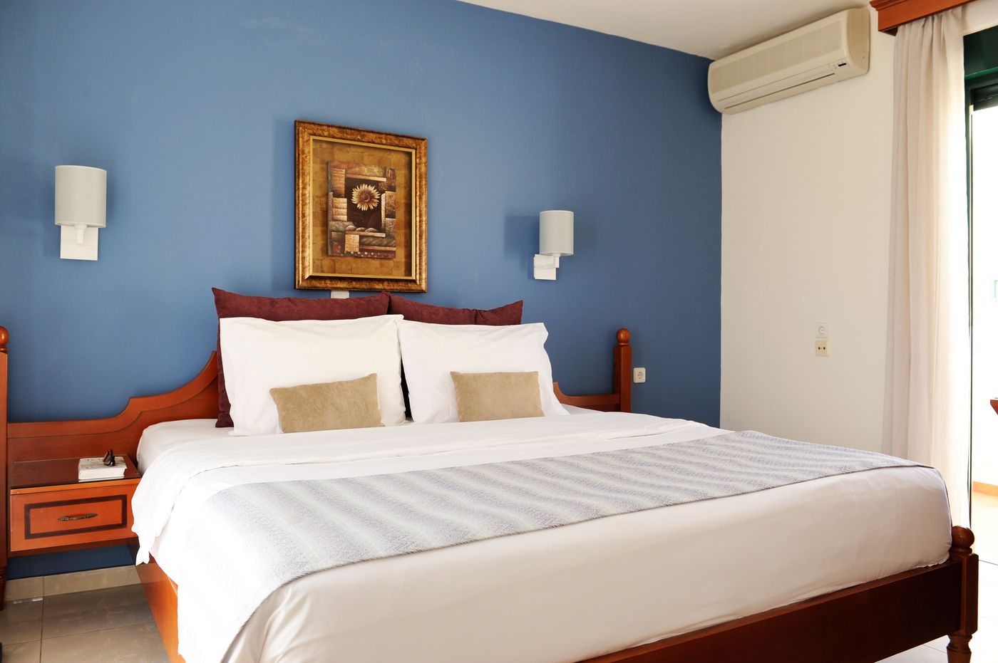 Atlantica Caldera Bay