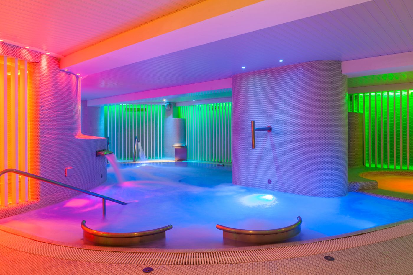 Hotel Ambassador I & II 