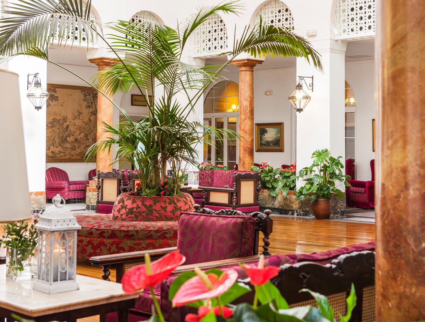 Hoteles-Globales-Reina-Cristina-Lobby-48