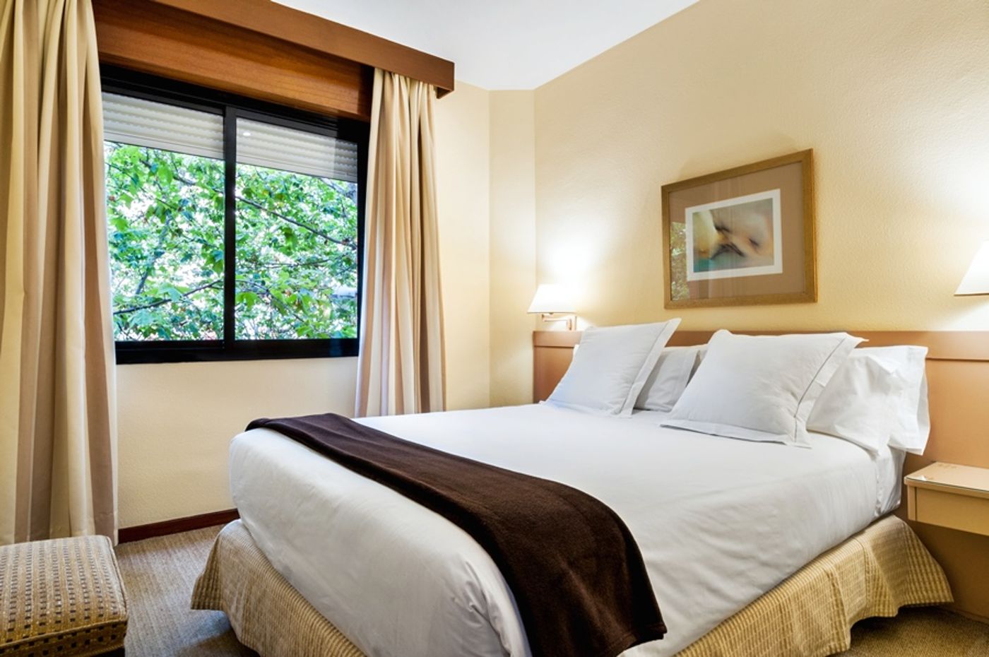 Espahotel-Plaza-Basilica-Room-13