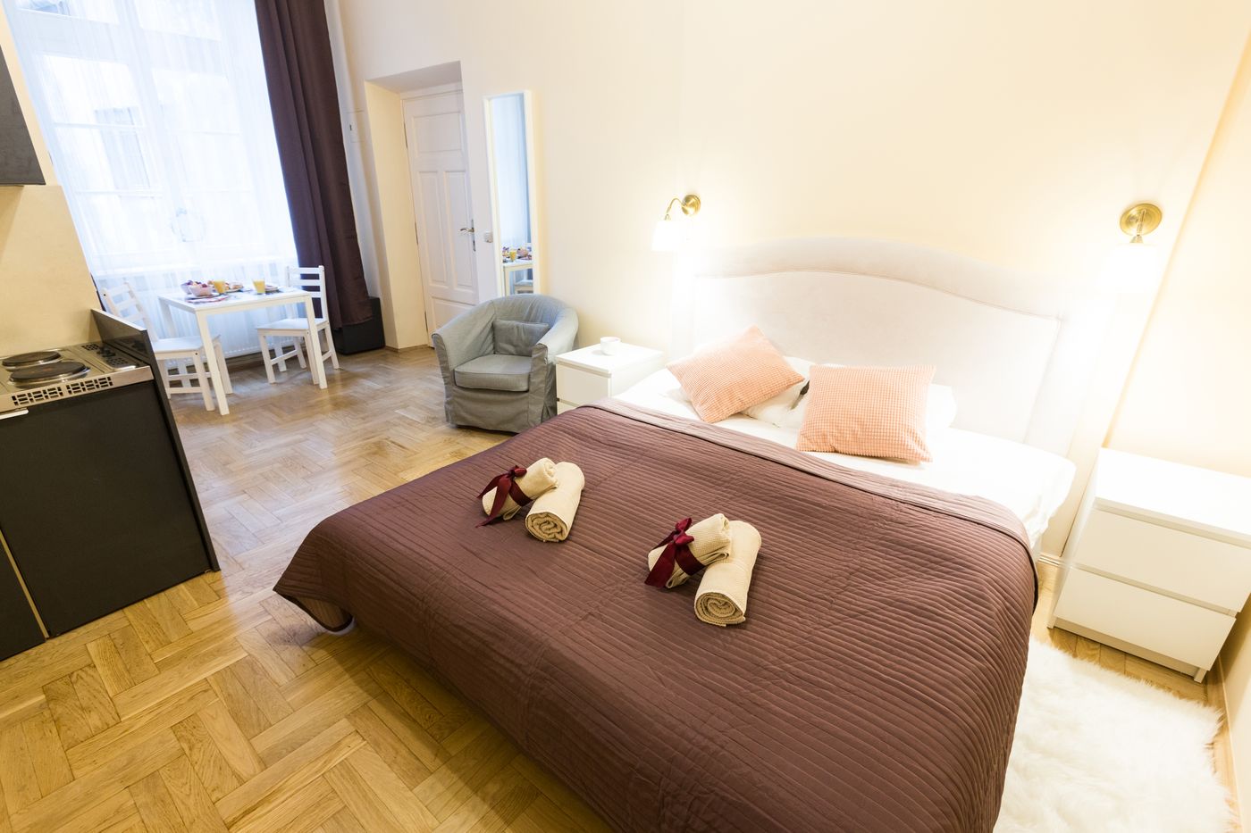 Apartments-Roman-Room-2