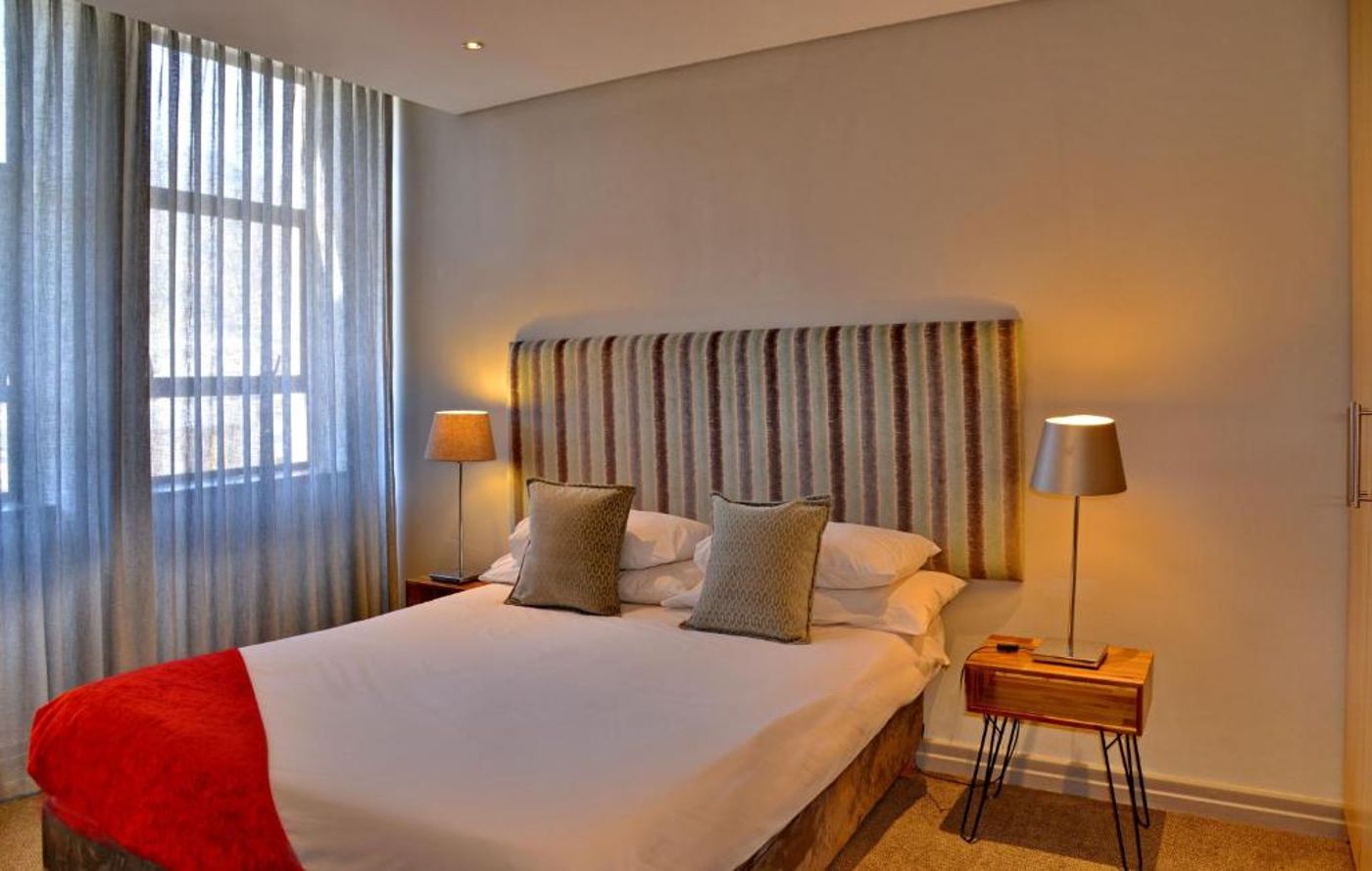 Fountains-Hotel-Cape-Town-Room-36