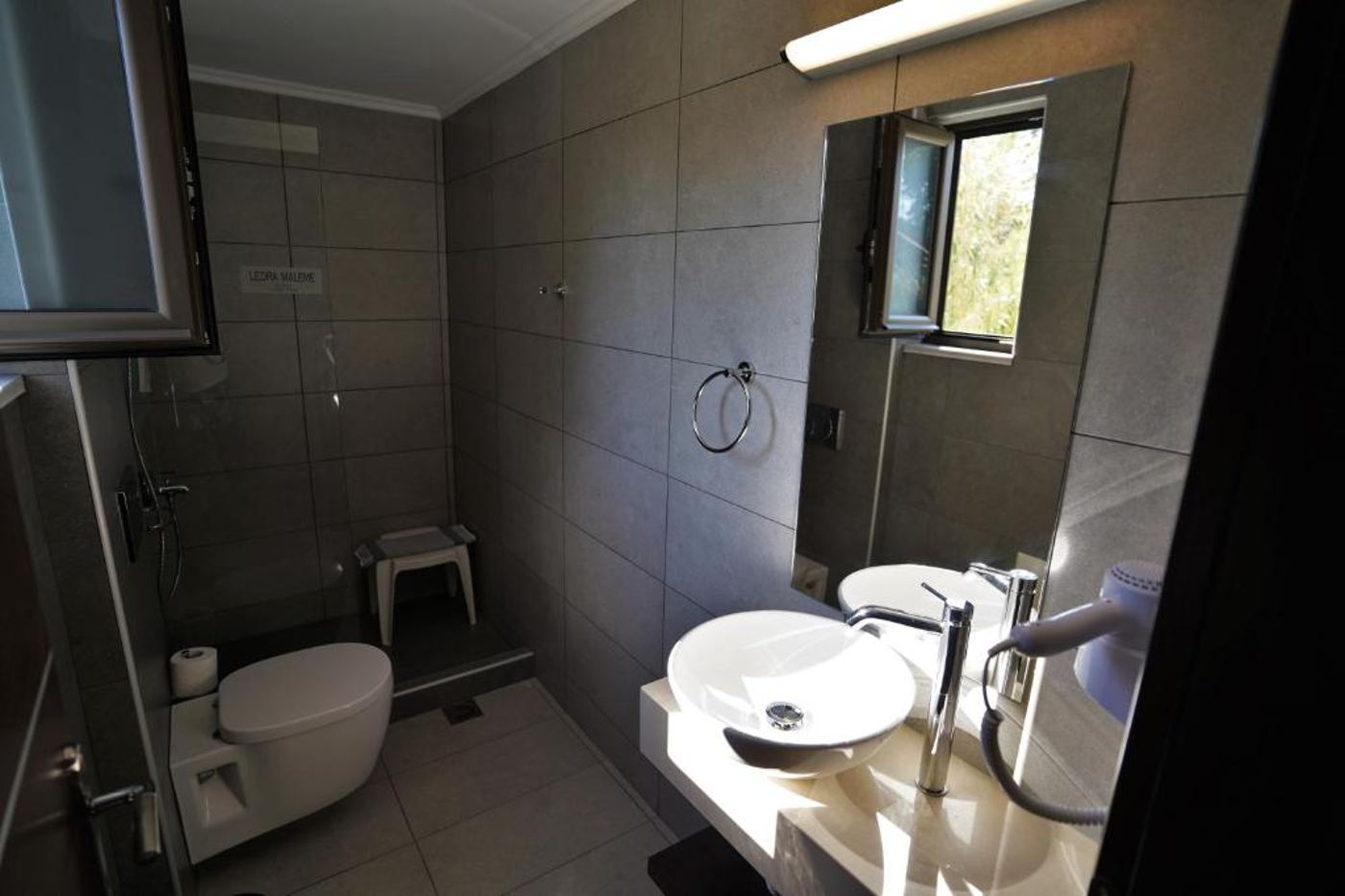 Ledra-Maleme-Room-45