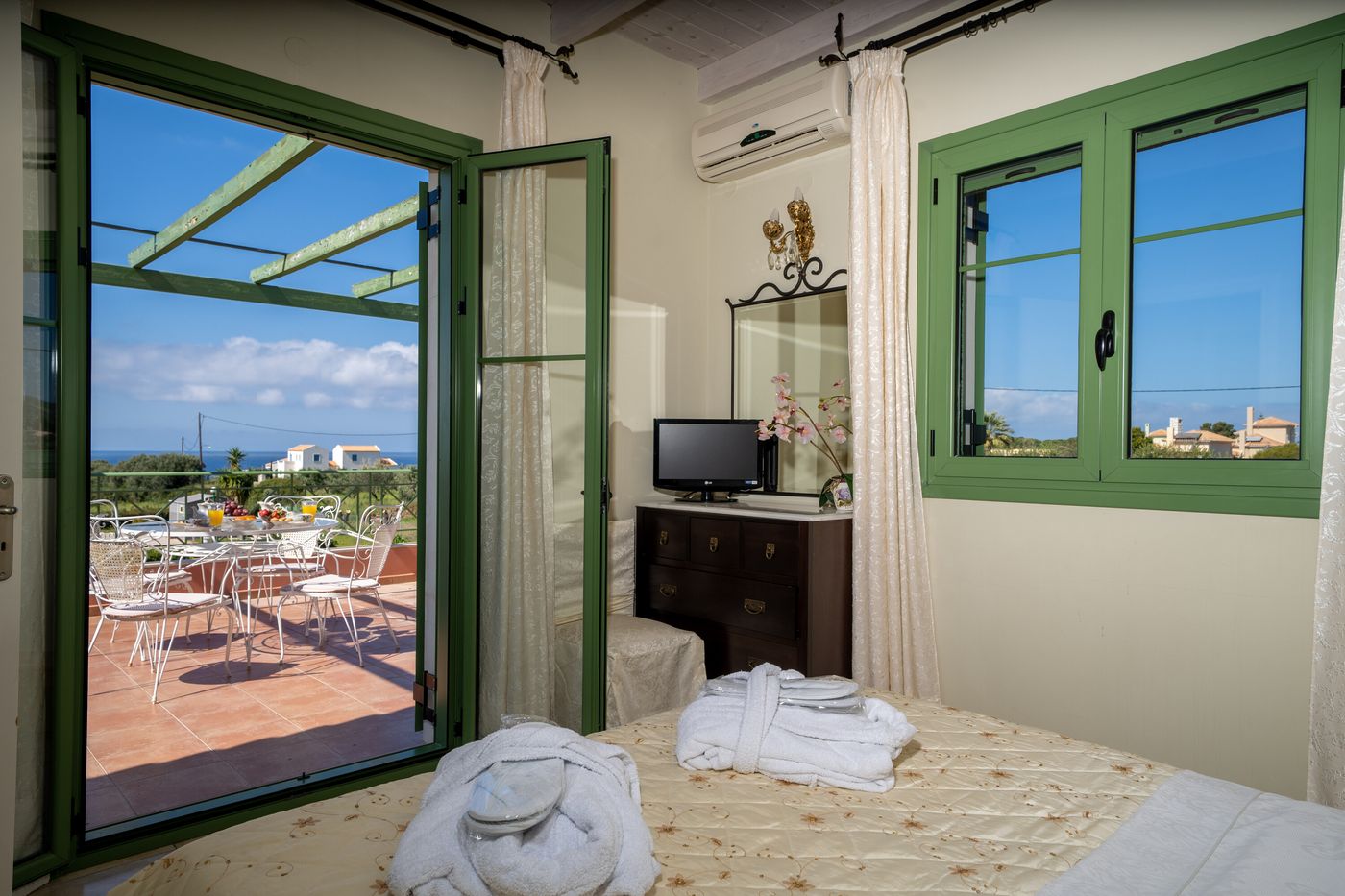 Monambeles-Villas-Room-35