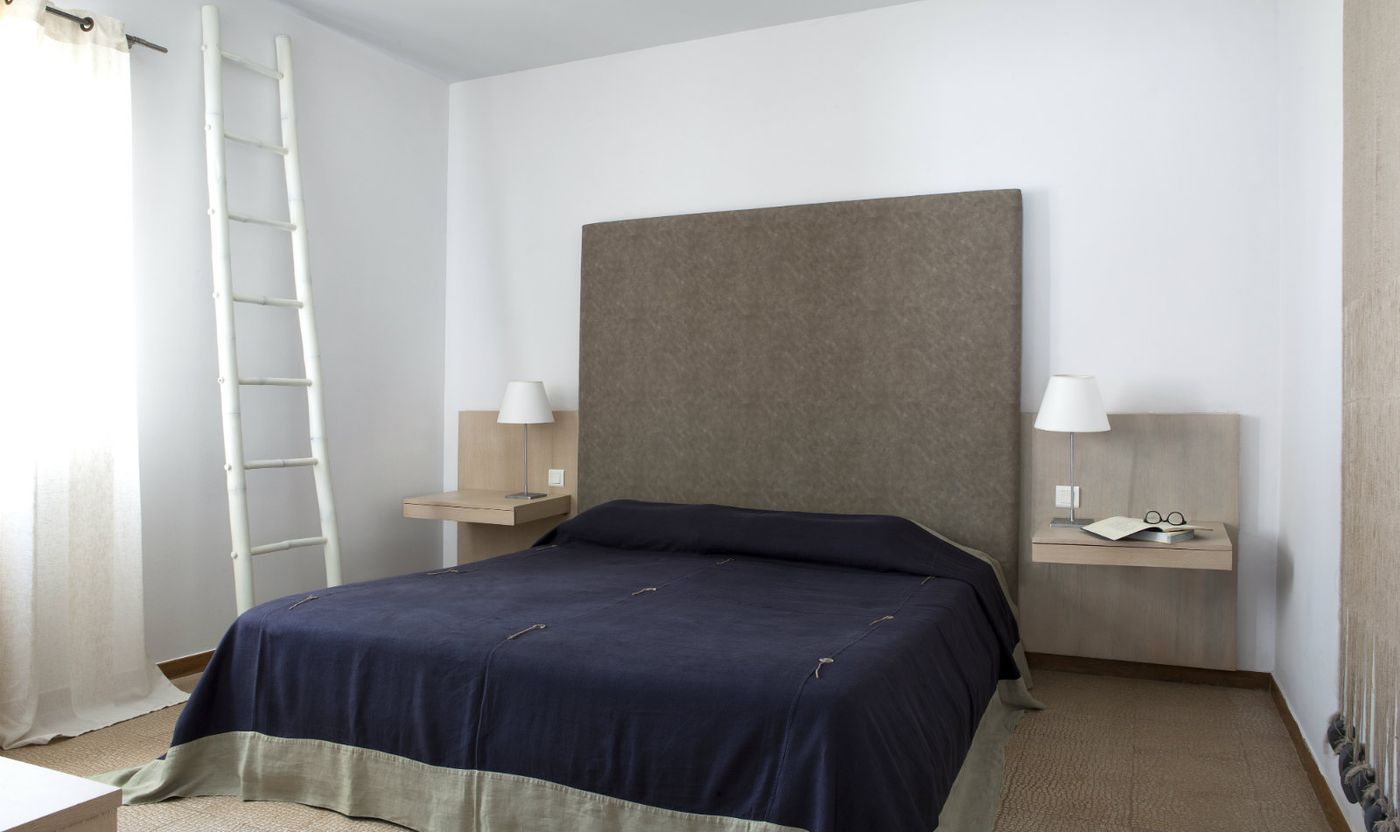 Minos Beach Art Hotel