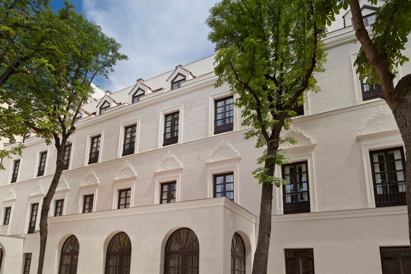 Gran-Melia-Palacio-de-los-Duques-General-view-7