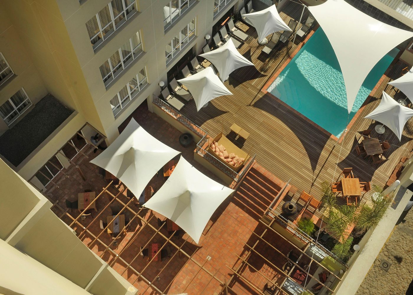 Hyatt-Regency-Cape-Town-Pool-60