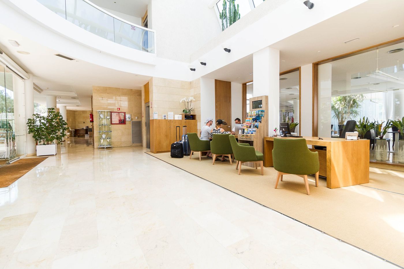 Eix Alzinar Mar - Adults Only