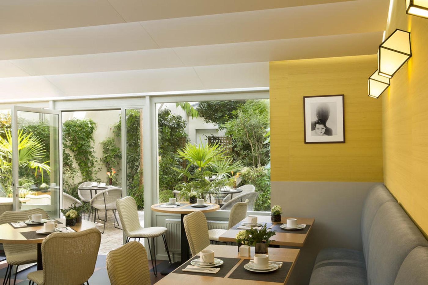 Hotel-A-la-Villa-des-Artistes-Restaurant-14