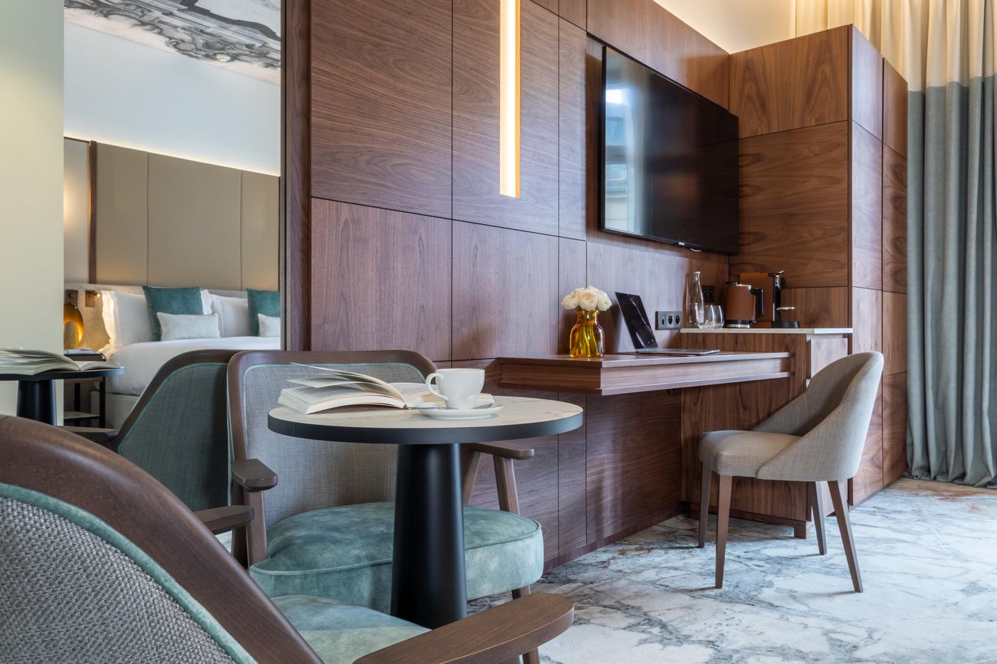 InterContinental-Paris---Champs-Elysees-Etoile--an-IHG-Hotel-Room-6