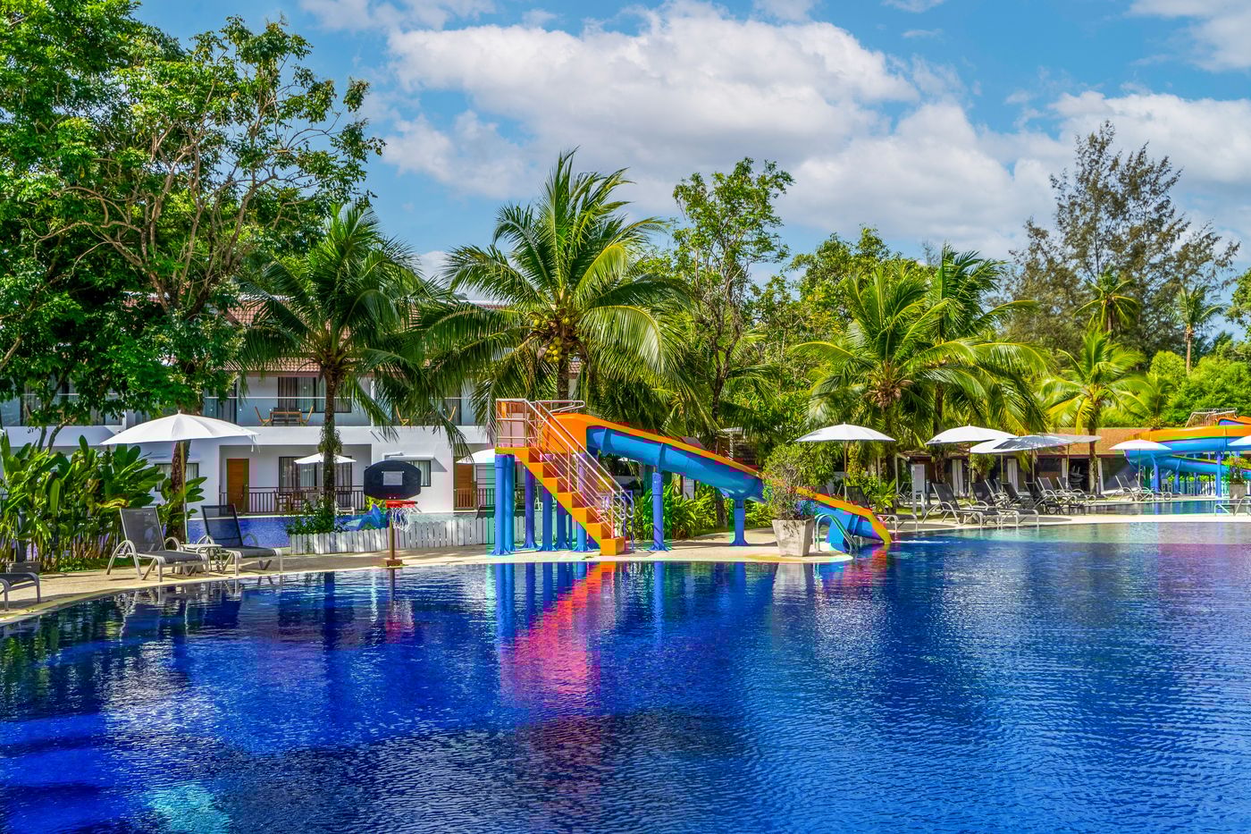 Sunwing-Kamala-Beach-Pool-1