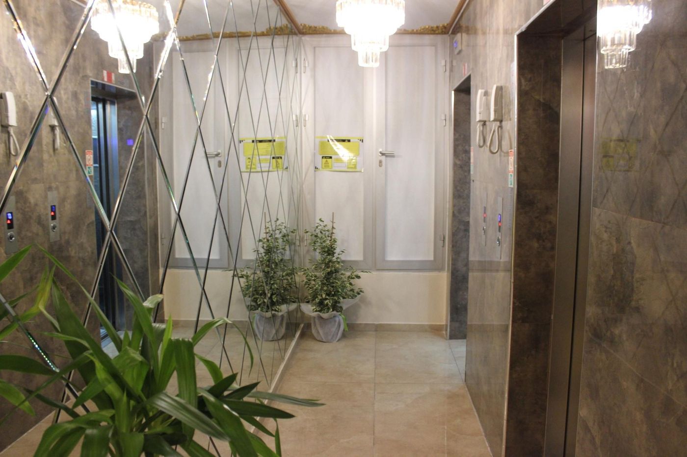 Loss Hotel-Turkey-Istanbul-Lobby-2