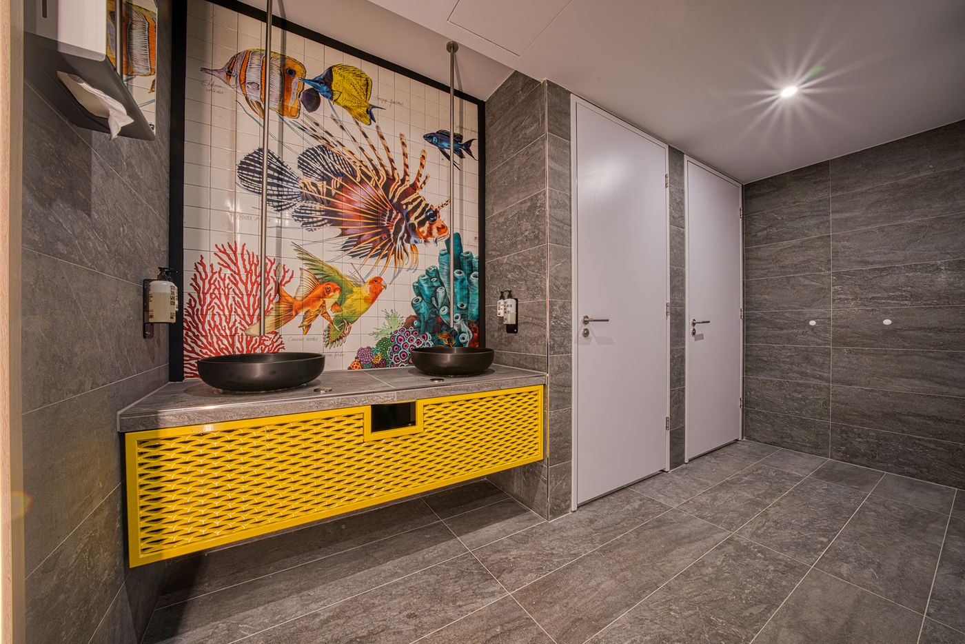 Ninetynine-Amsterdam-Airport--Trademark-Collection-General-view-35