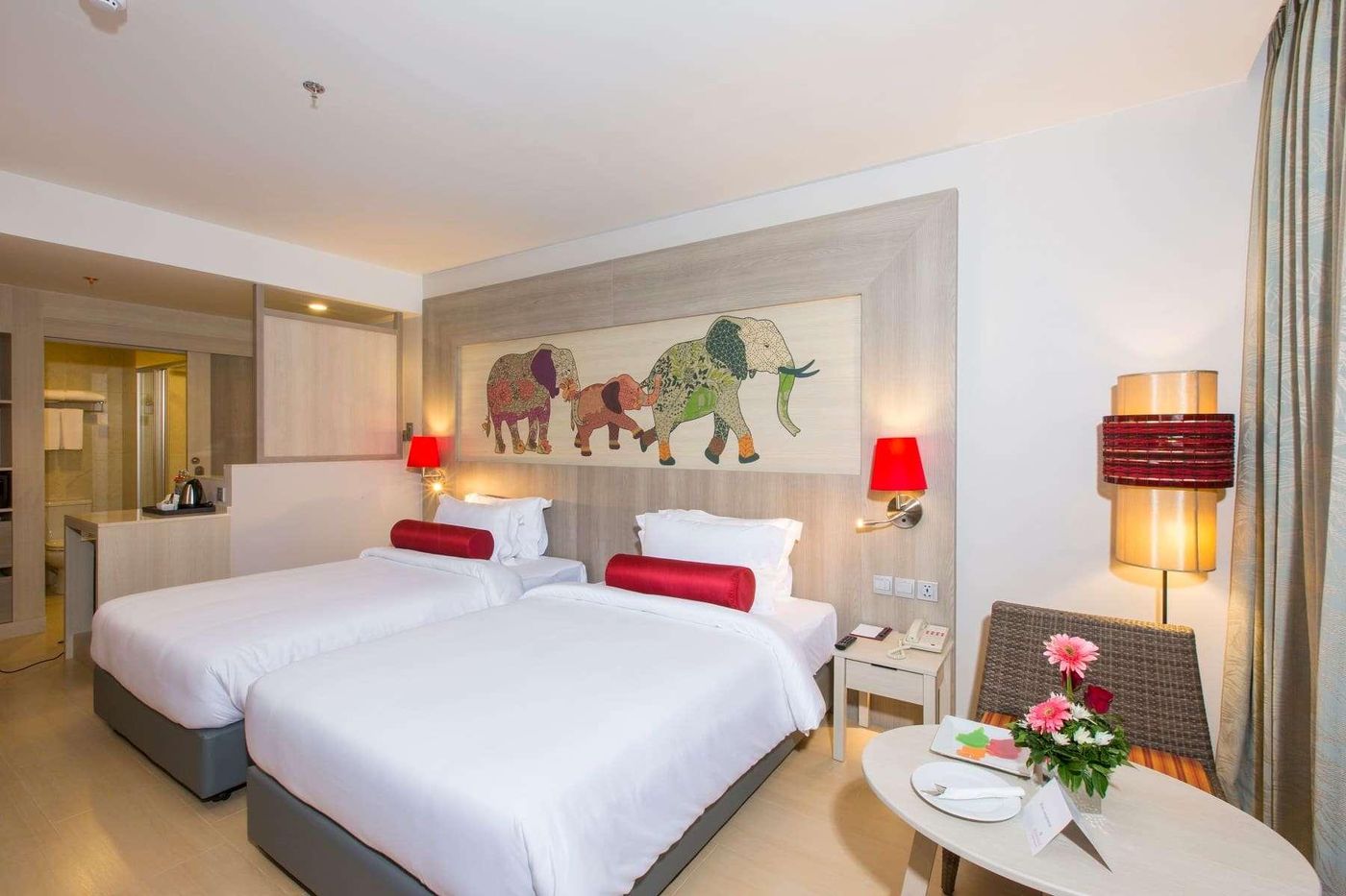Ramada-By-Wyndham-Phuket-Deevana-Room-29