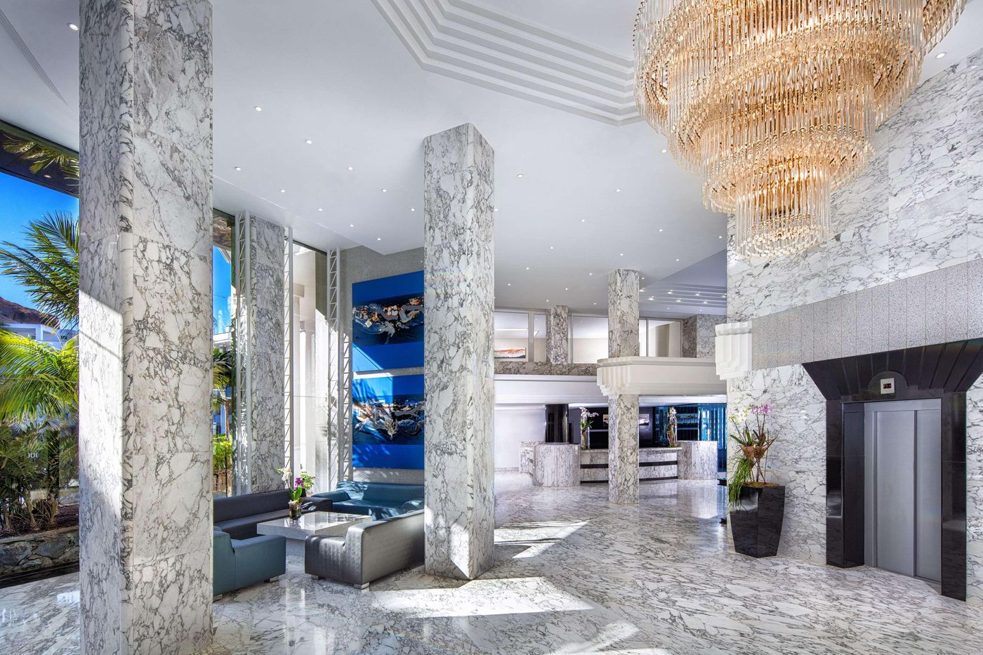 TUI-BLUE-Suite-Princess--Adults-Only--Lobby-47