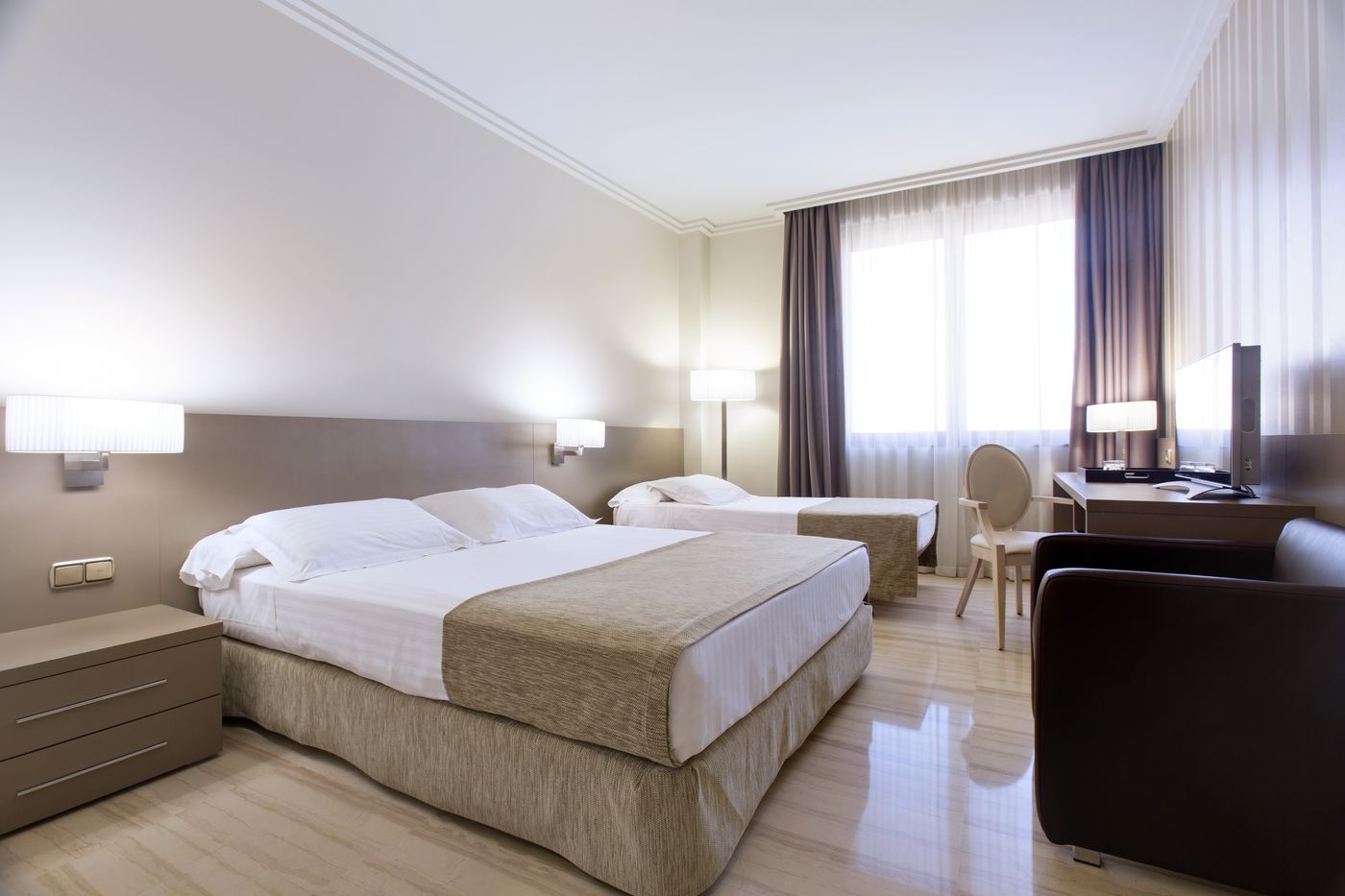 Ciutat-de-Tarragona-Room-10