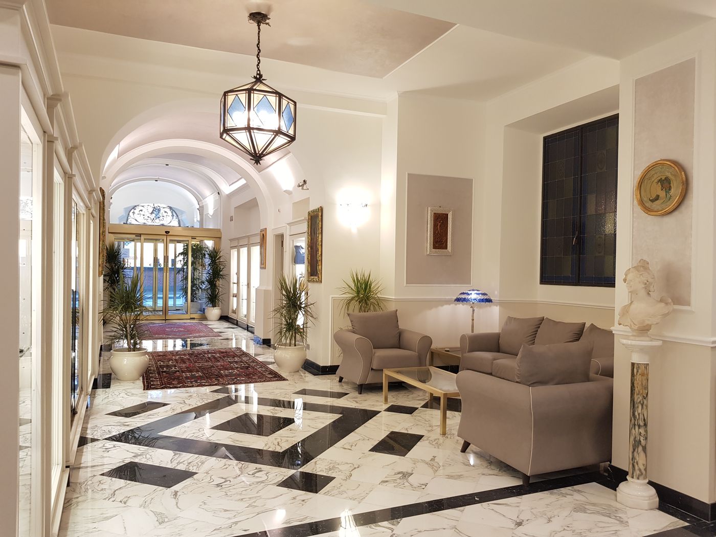 Hotel-Berchielli--Florence-Lobby-14