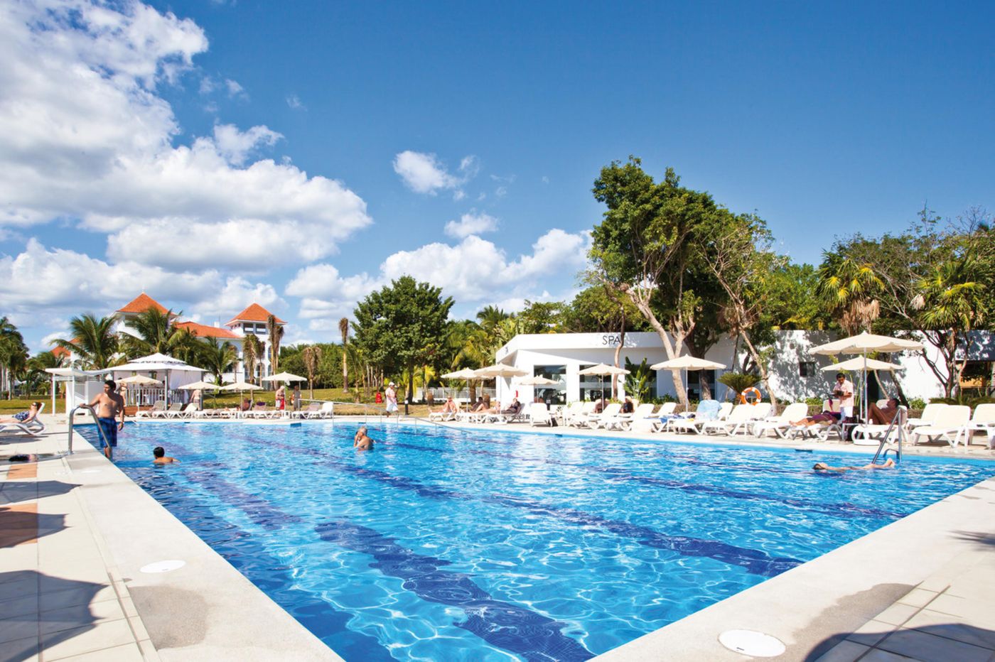 Riu-Palace-Mexico-All-Inclusive-Pool-6