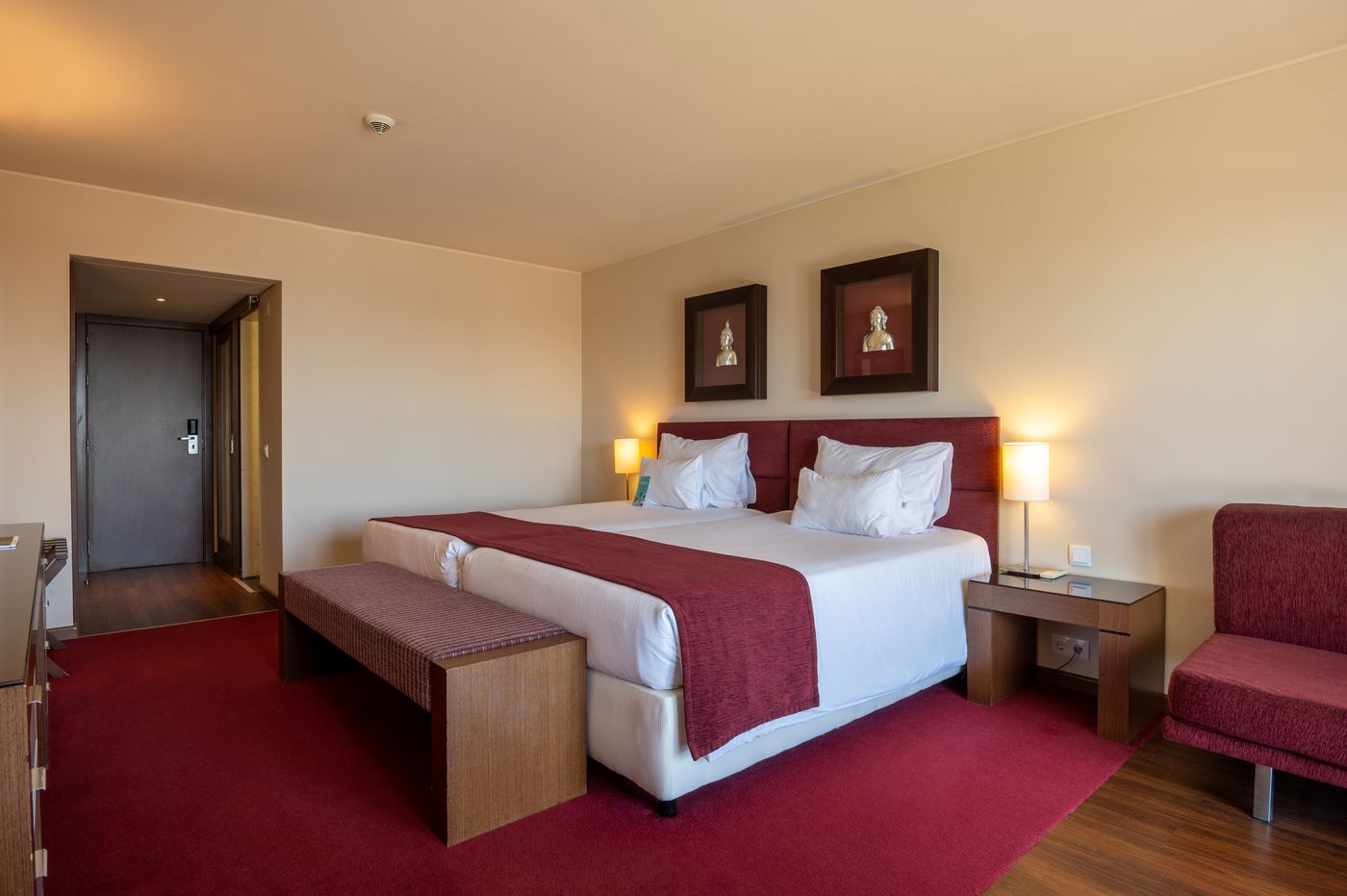 Vila-Gale-Village-Cascais-Room-4