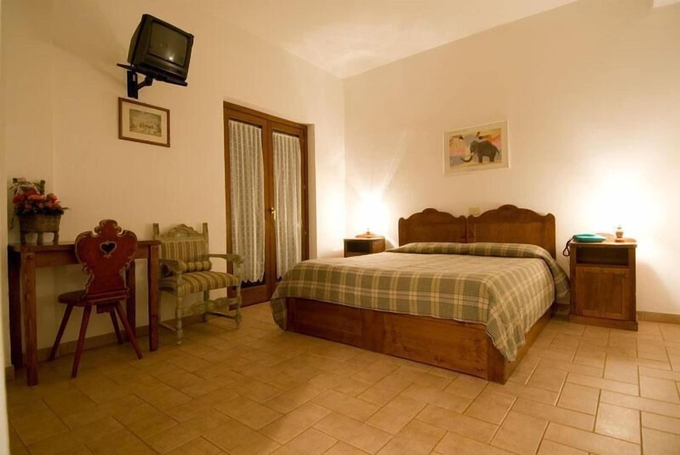 LH-Albergo-Paradiso-Room-16