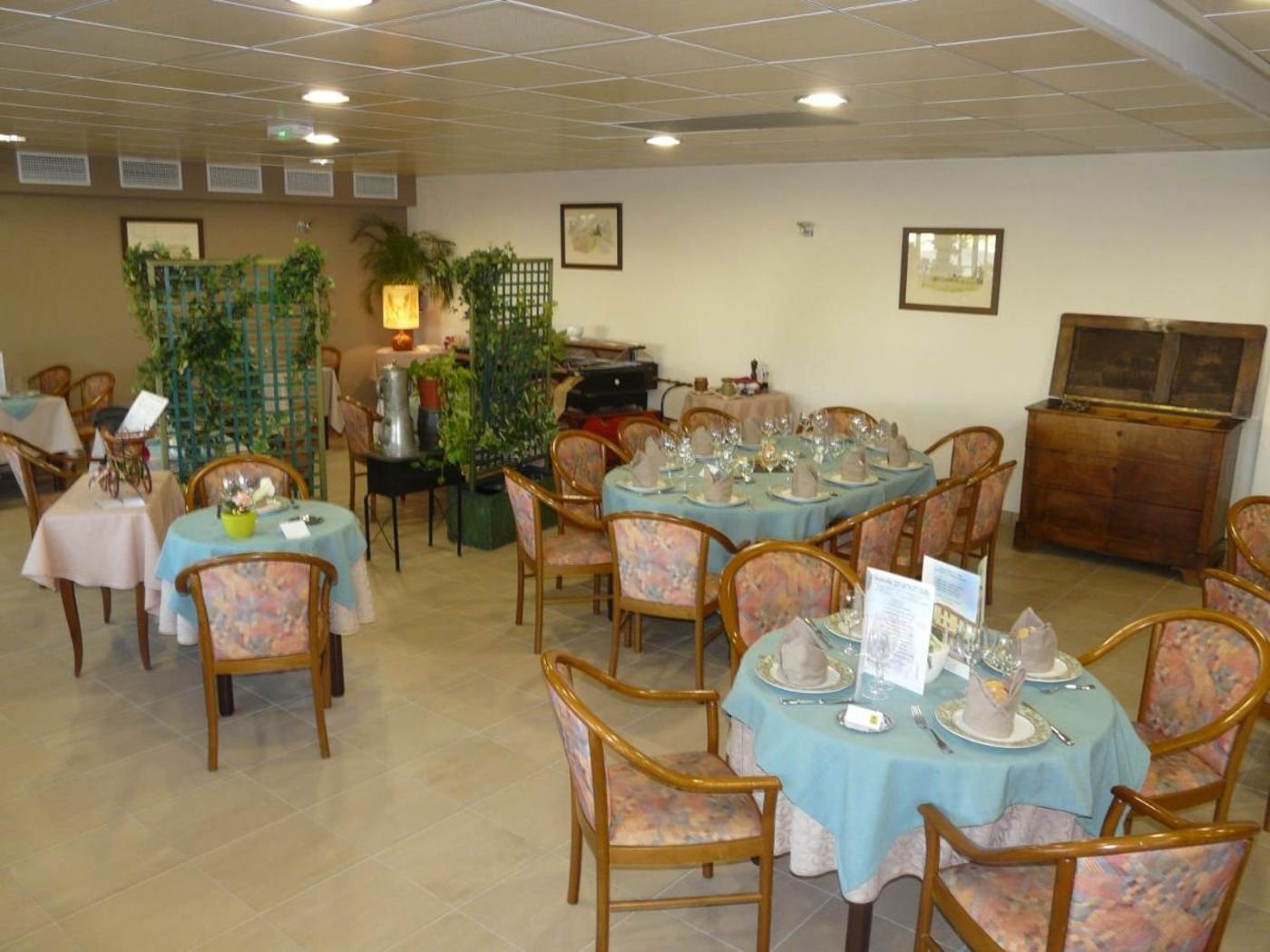 Logis Hotel le Chatard - France - SARCEY - General view - 4