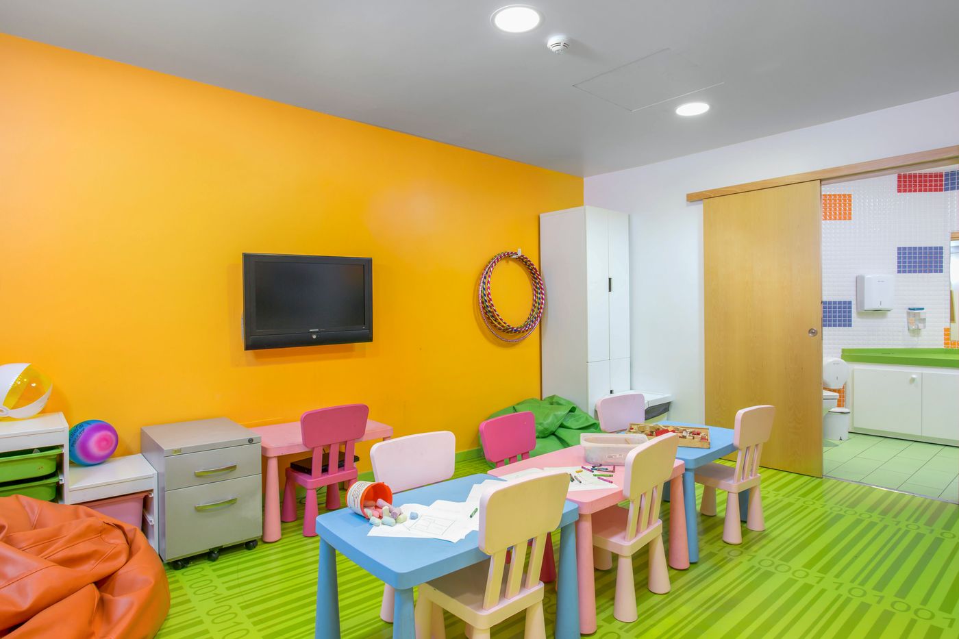 Royal-Sunset-Beach-Club-Sports-and-Entertainment-32