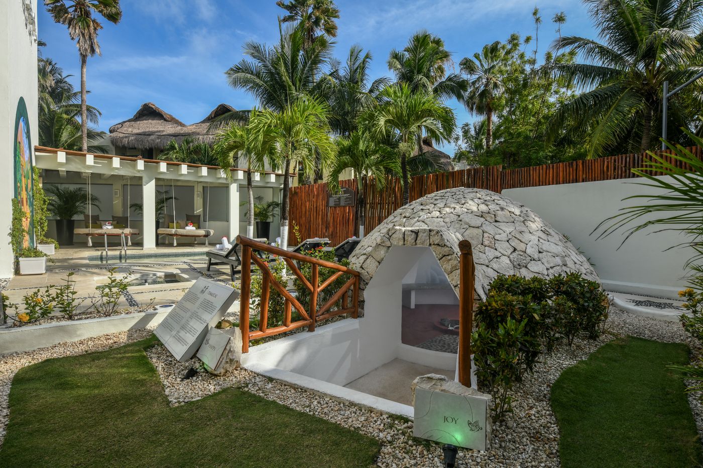 El Dorado Casitas Royale 01.12