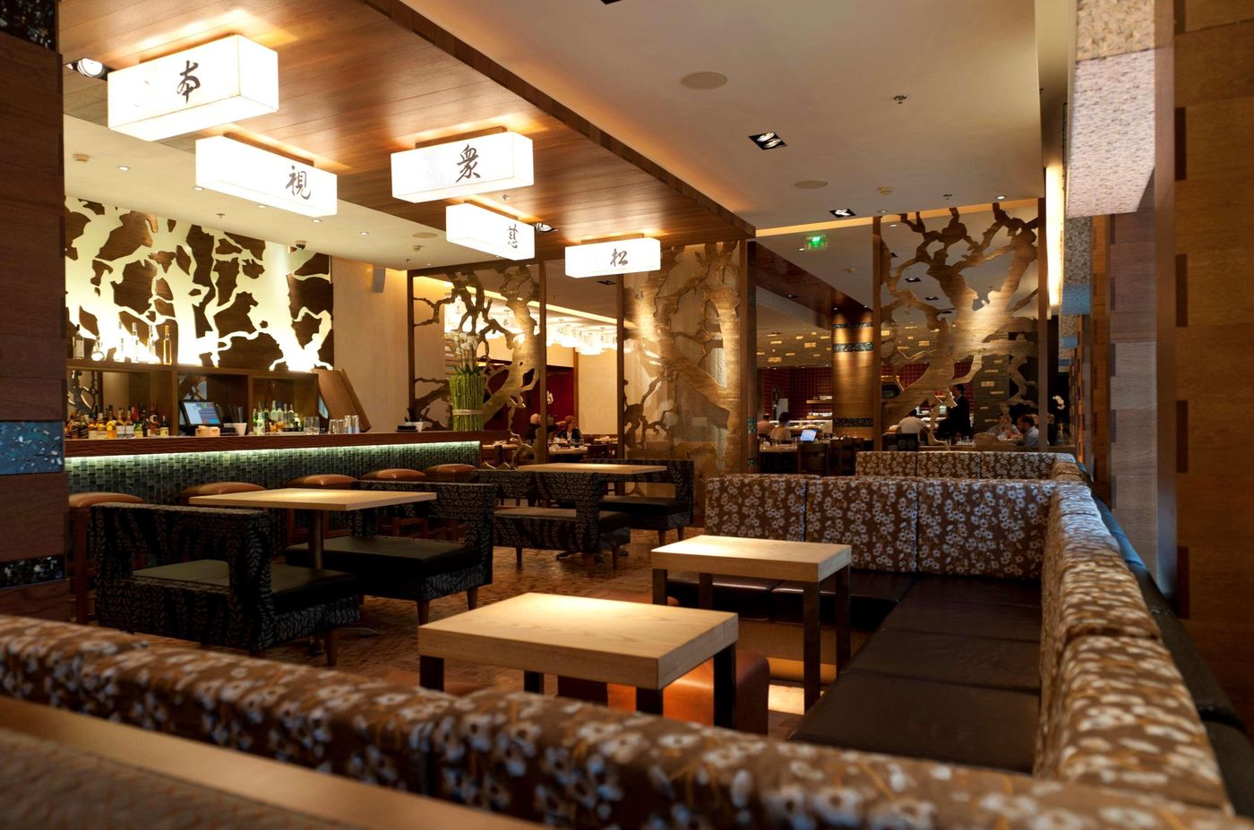 Kempinski-Hotel-Corvinus-Budapest-Restaurant-25