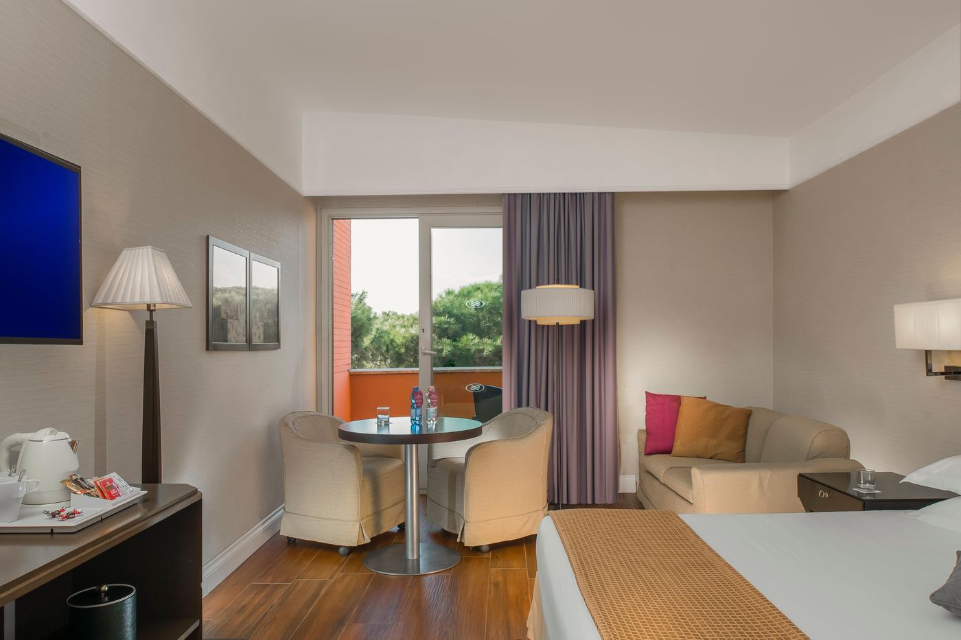 Crowne-Plaza-Rome---St--Peter-s-Room-41