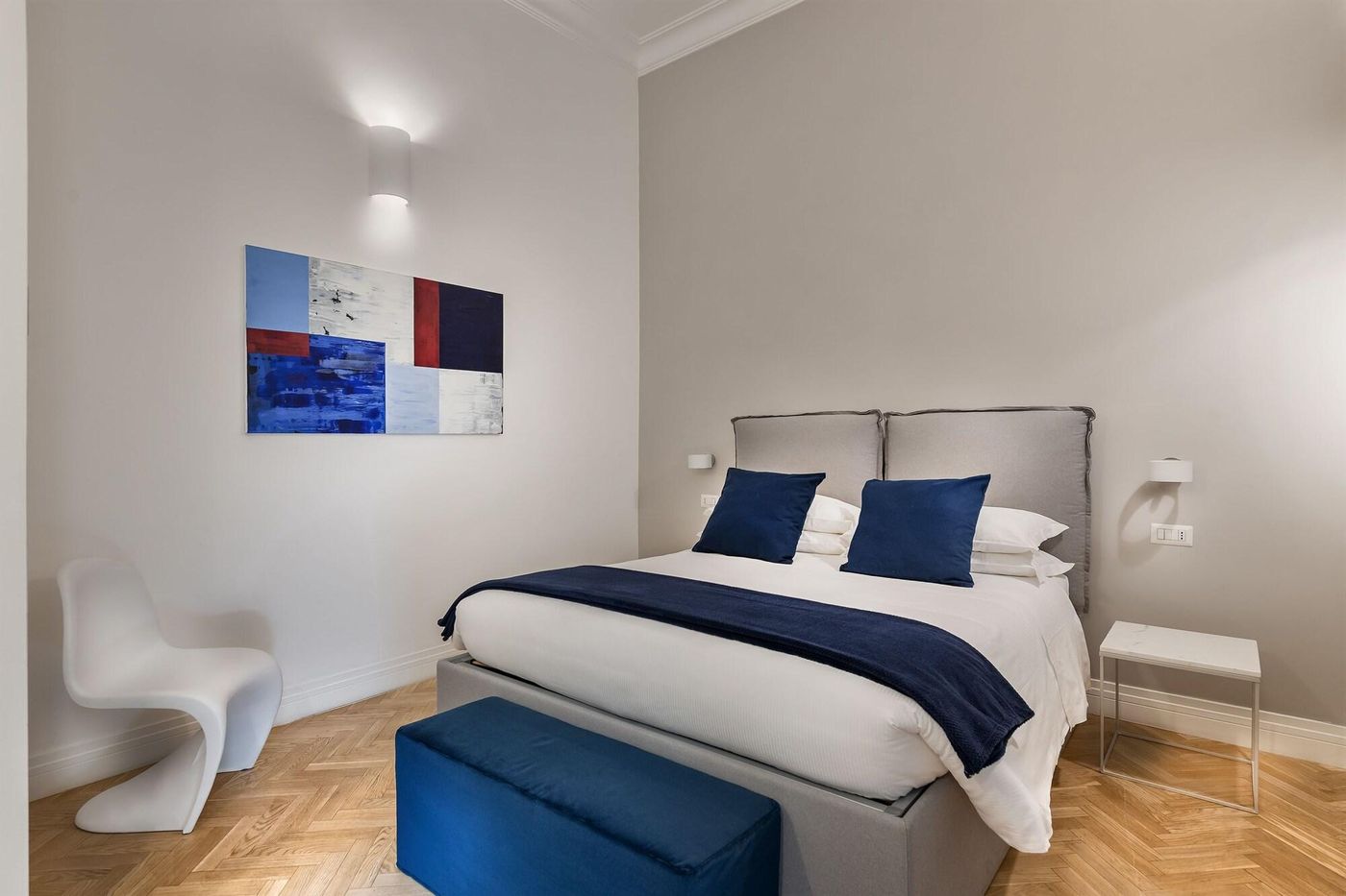 Da-Me-Suites-Room-14