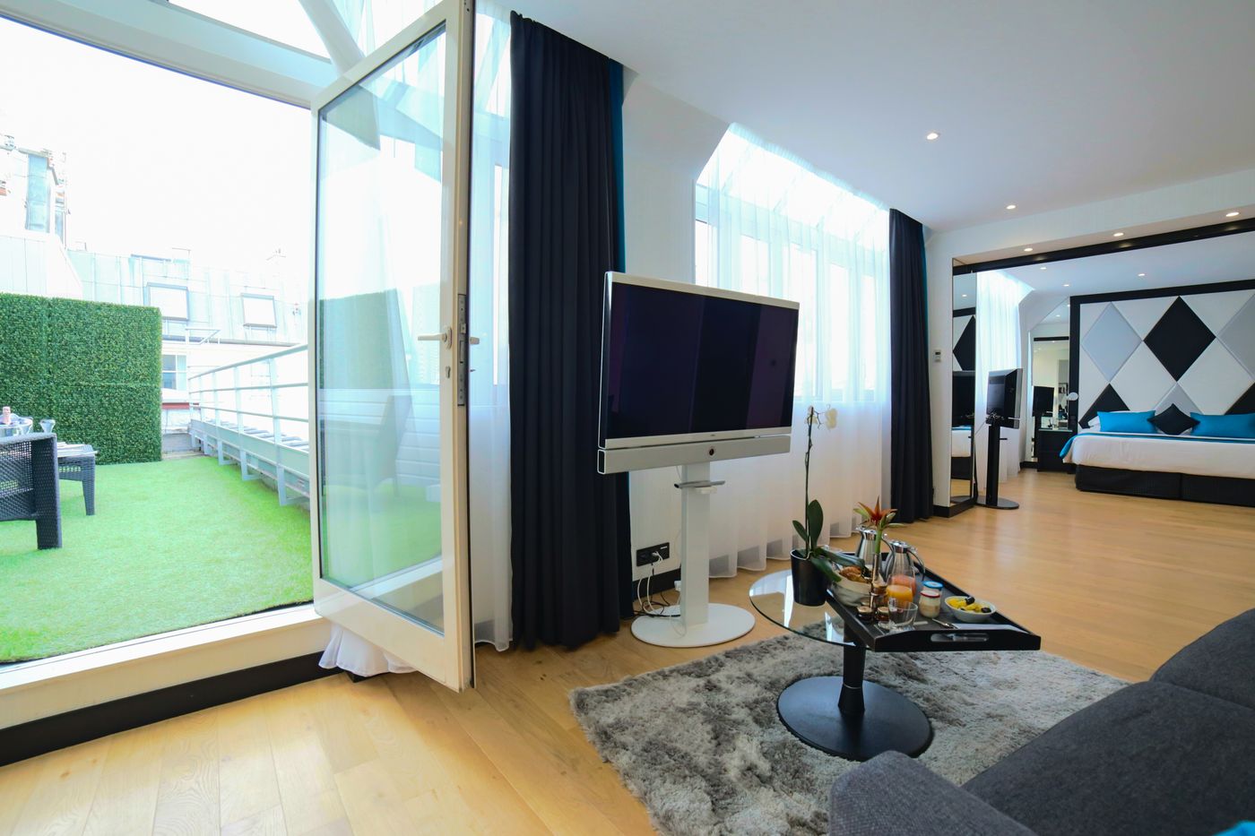 L-Empire-Paris-Room-33